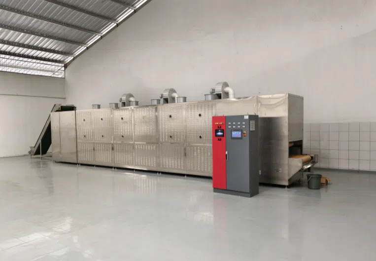 Equipamento industrial de esterilização de especiarias por micro-ondas de 120 kW para instalação na Etiópia